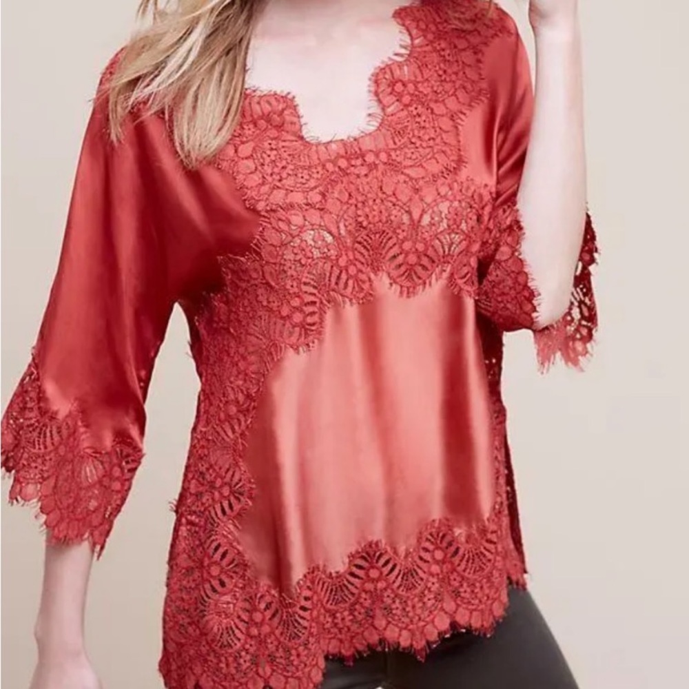 Moulinette Soeurs Anthropologie
Burnt Red Lace Half Sleeve Top. Size Medium
